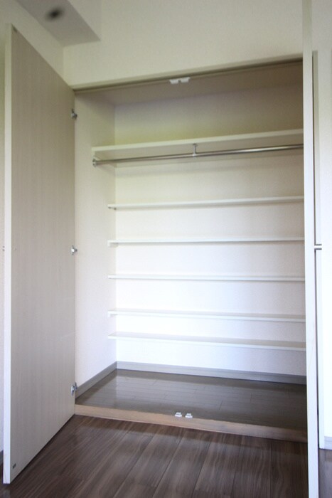 物件内観写真12　(収納)