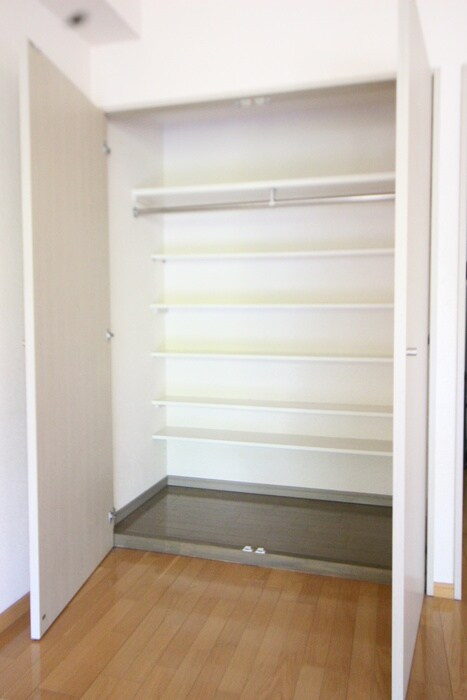 物件内観写真12　(収納)