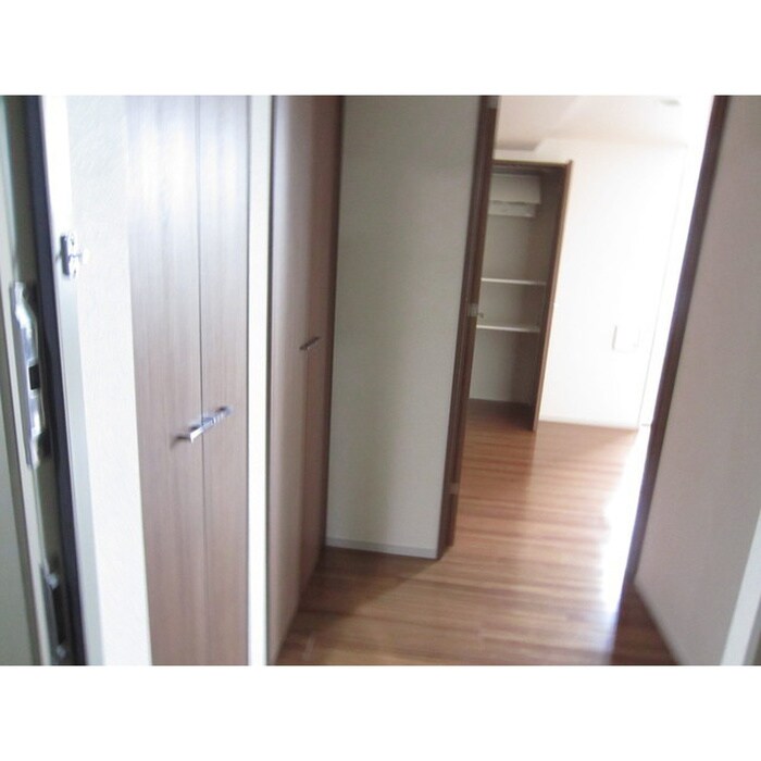 物件内観写真17　(廊下)