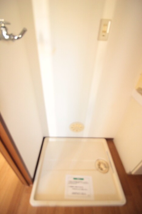 物件内観写真12　(洗濯機置場)