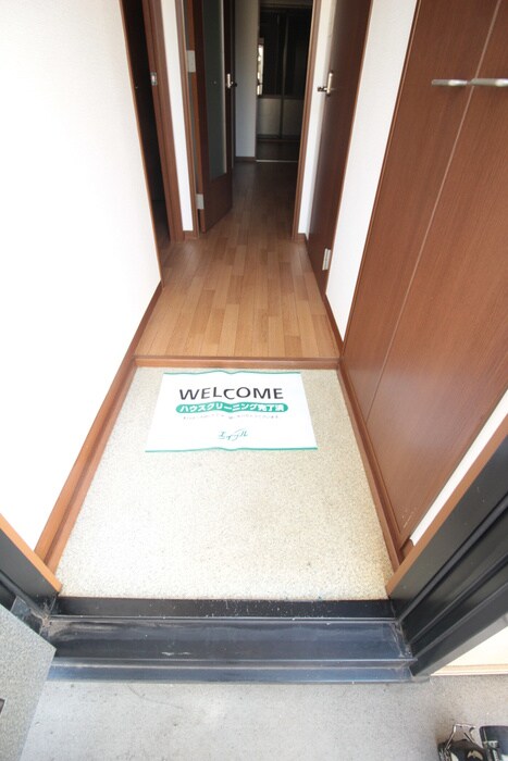 物件内観写真14　(玄関)