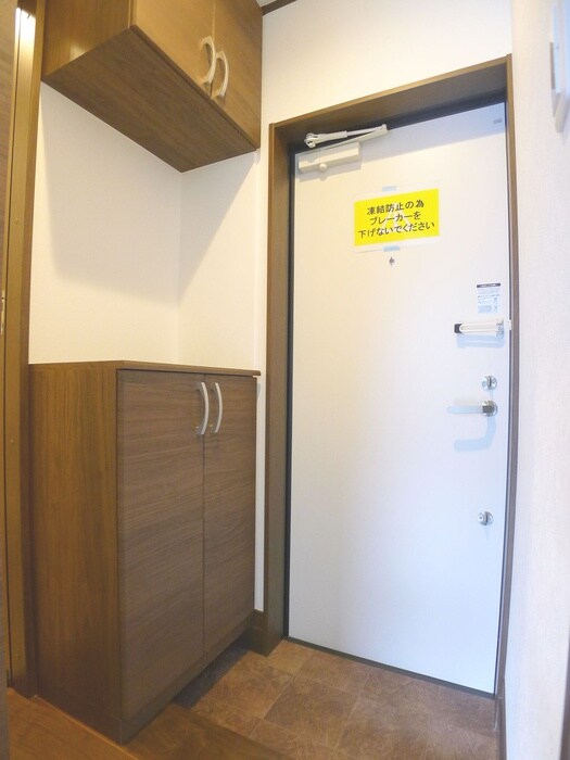 物件内観写真18　(玄関)