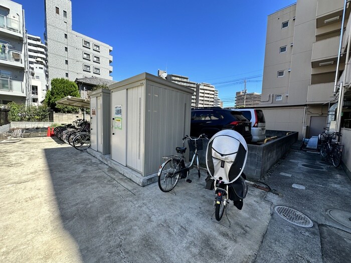 物件外観写真2　(駐輪場)