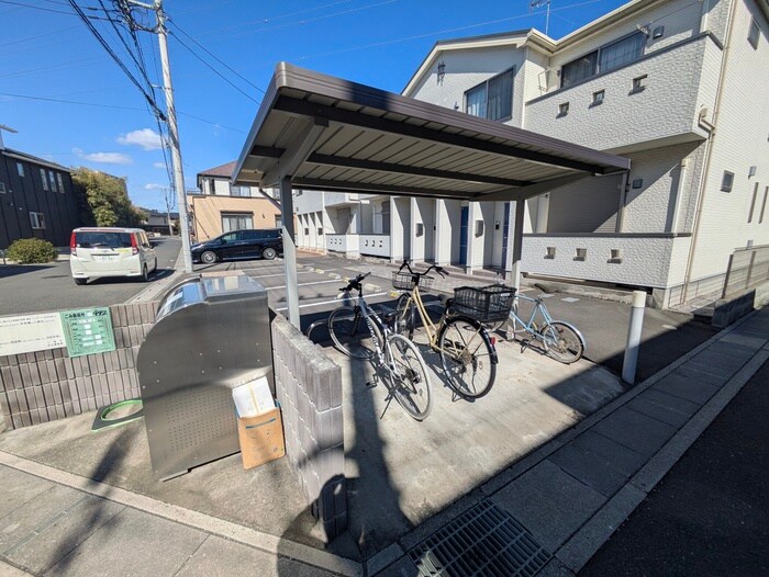 物件外観写真3　(駐輪場)