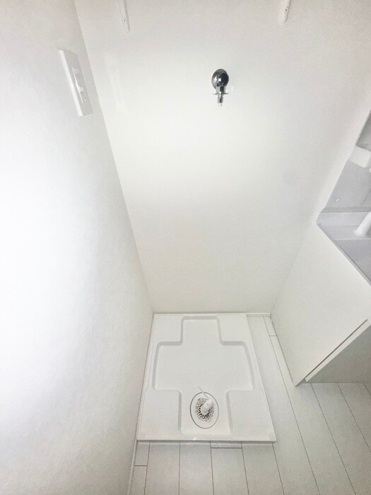 物件内観写真12　(洗濯機置場)