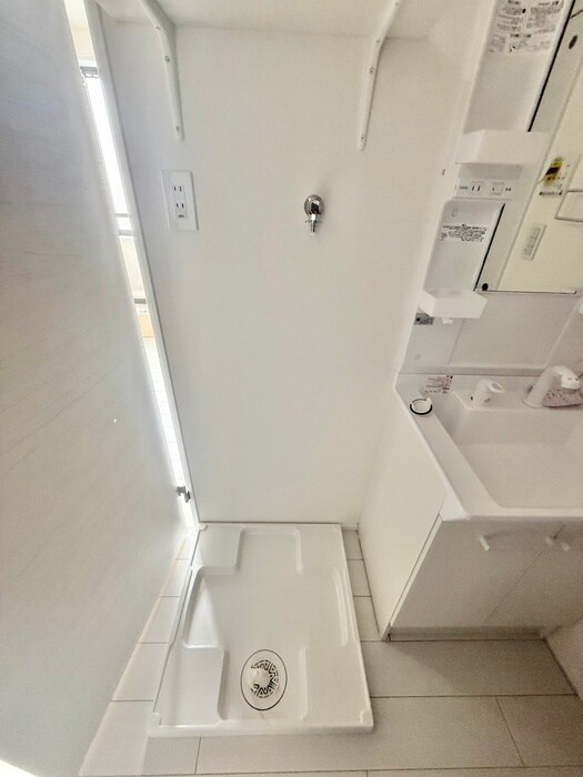 物件内観写真12　(洗濯機置場)