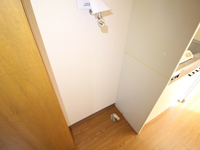 物件内観写真15　(洗濯機置場)