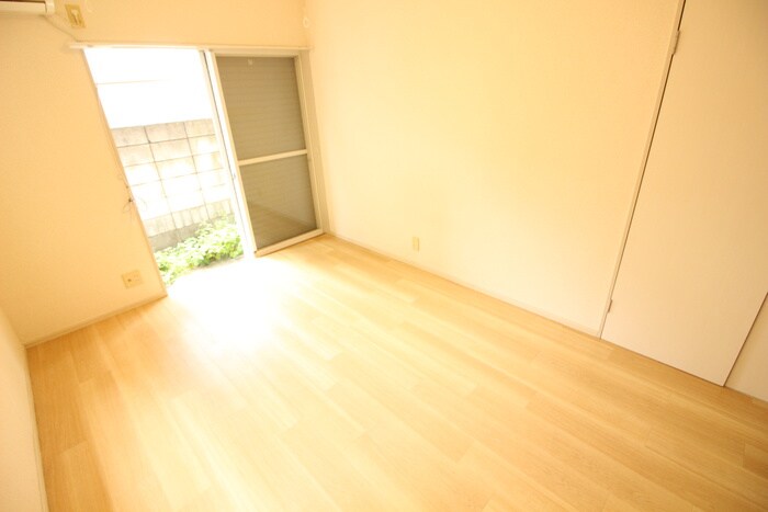 物件内観写真9　(居室)