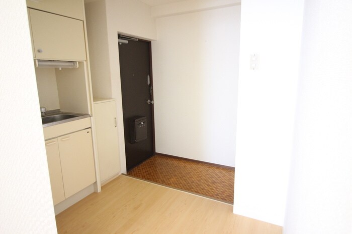 物件内観写真15　(玄関)