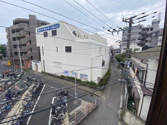 物件内観写真14　(室内からの展望)