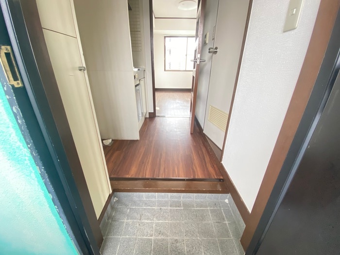 物件内観写真16　(玄関)