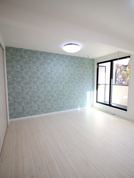 物件内観写真13　(室内からの展望)