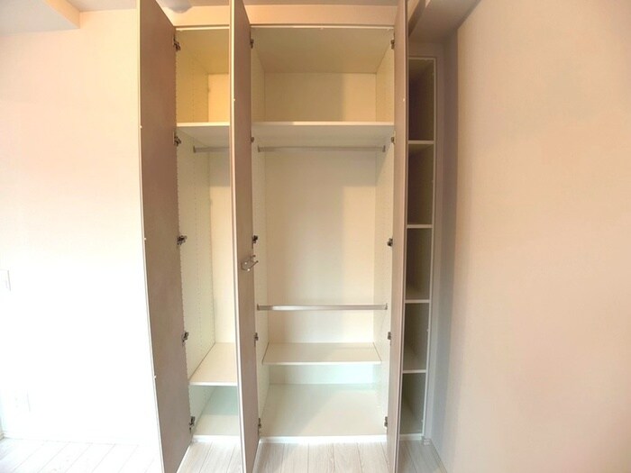 物件内観写真7　(収納)