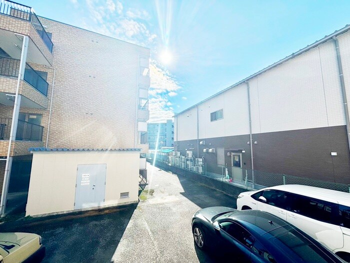 物件内観写真22　(室内からの展望)