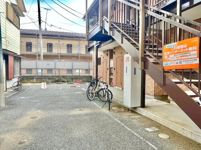 物件外観写真5　(駐輪場)