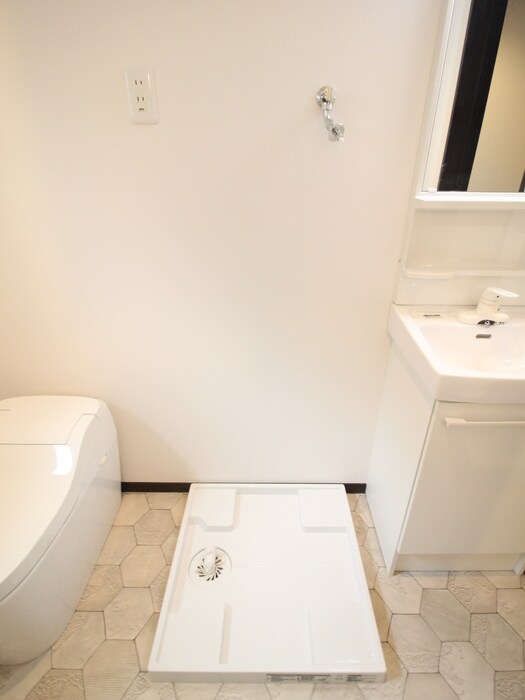 物件内観写真11　(洗濯機置場)