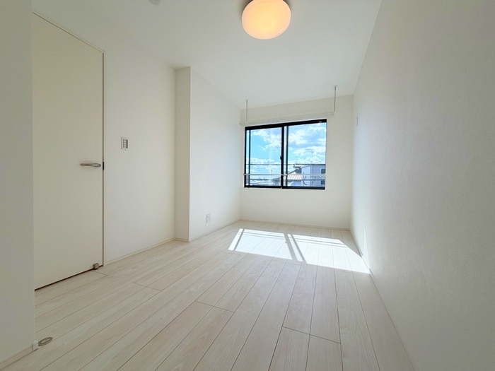 物件内観写真8　(居室)