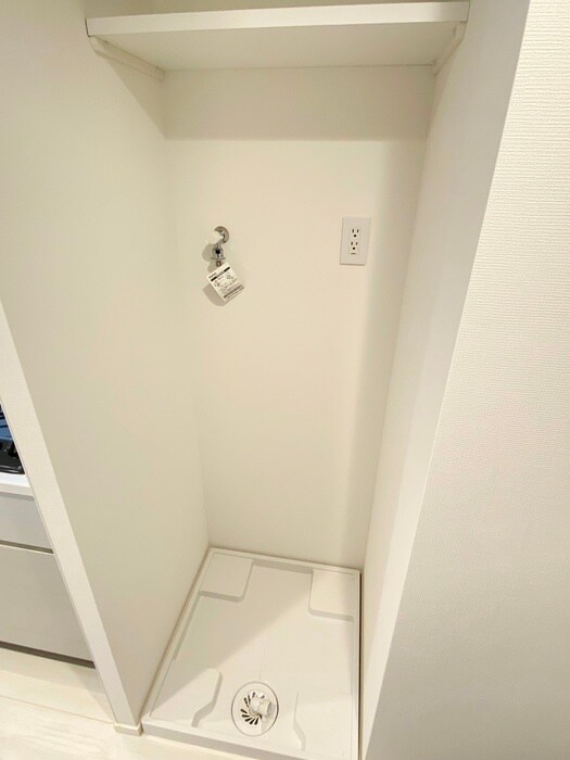 物件内観写真14　(洗濯機置場)