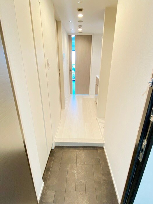 物件内観写真16　(玄関)