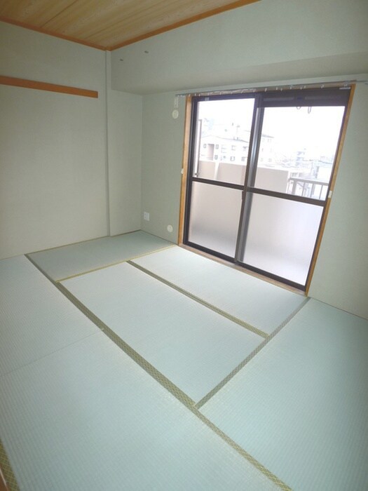 物件内観写真12　(室内からの展望)