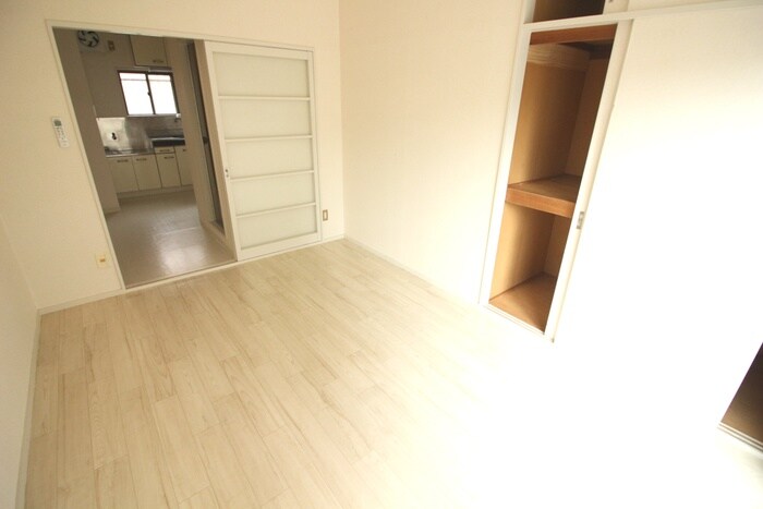物件内観写真9　(居室)