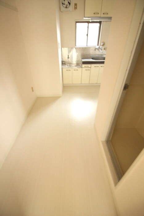 物件内観写真19　(廊下)