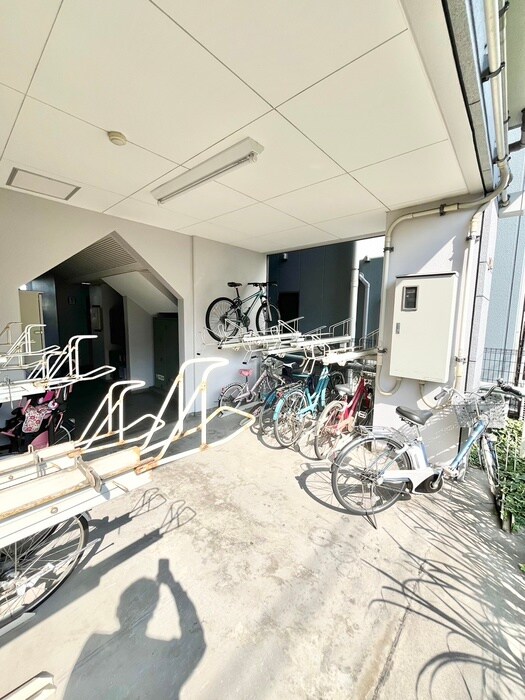 物件外観写真6　(駐輪場)