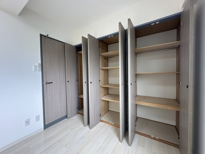 物件内観写真12　(収納)