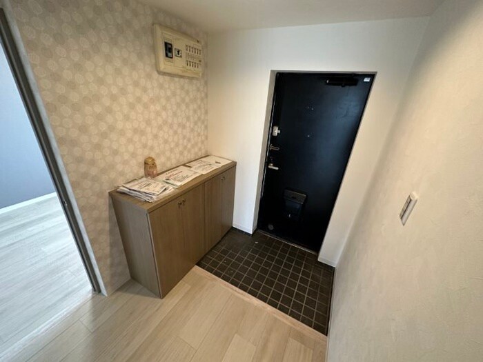 物件内観写真14　(玄関)