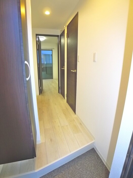 物件内観写真17　(玄関)