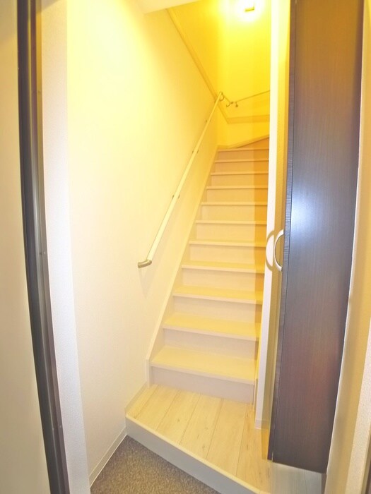 物件内観写真17　(玄関)