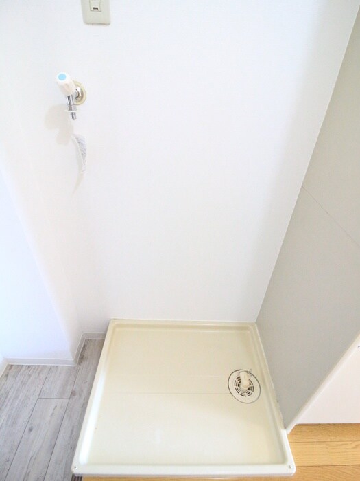 物件内観写真18　(洗濯機置場)