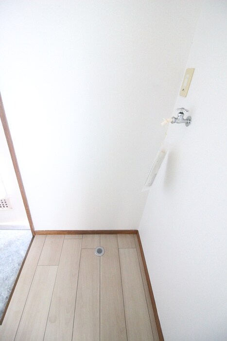 物件内観写真15　(洗濯機置場)