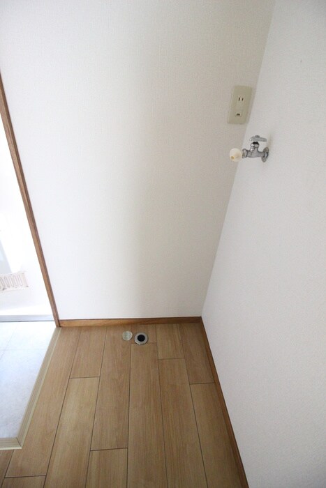物件内観写真17　(洗濯機置場)