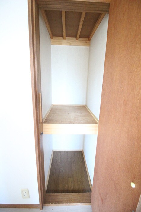 物件内観写真18　(収納)