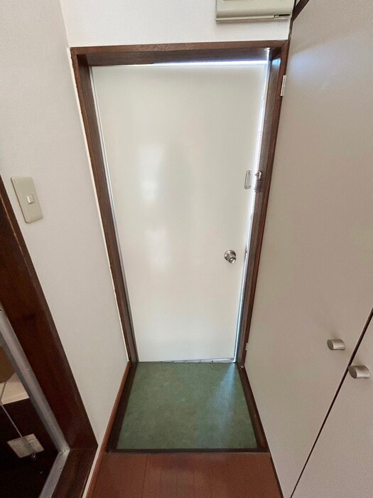 物件内観写真14　(玄関)