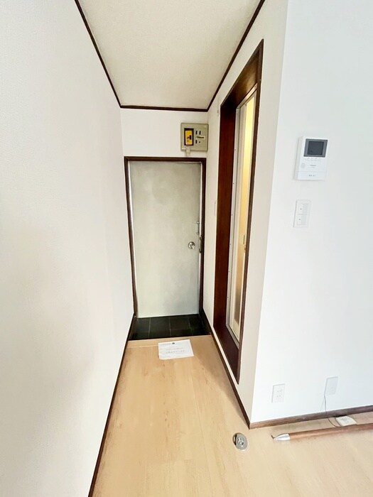 物件内観写真18　(廊下)