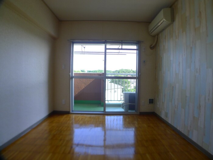 物件内観写真4　(居室)