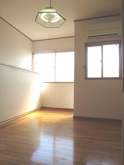 物件内観写真4　(居室)