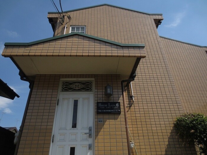 物件外観写真3　(エントランス部分)