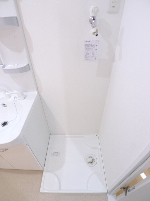 物件内観写真15　(洗濯機置場)