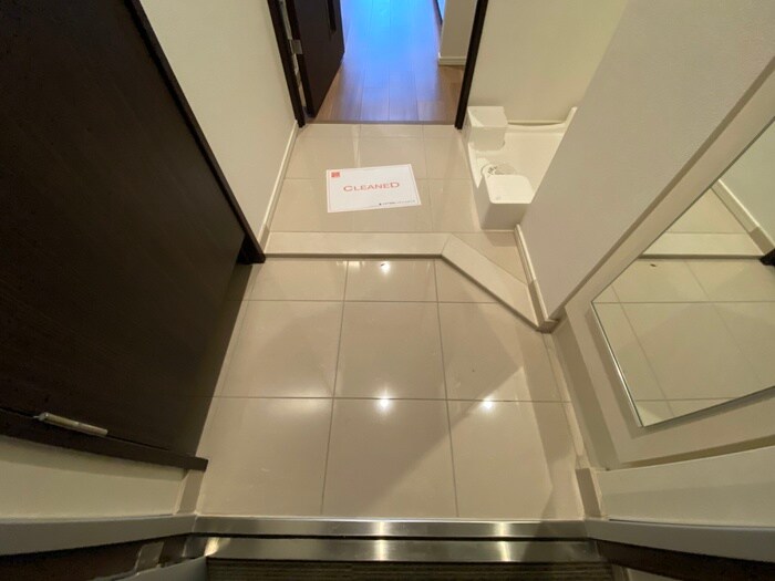 物件内観写真8　(玄関)