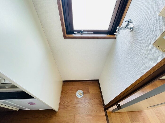 物件内観写真17　(洗濯機置場)