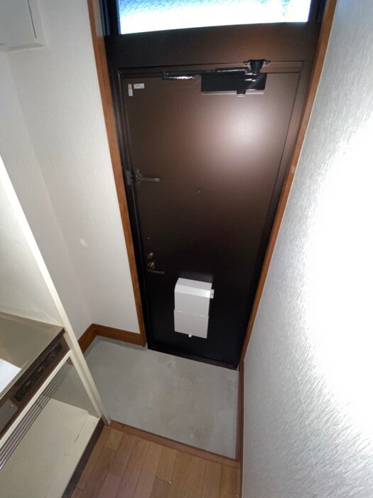 物件内観写真12　(玄関)