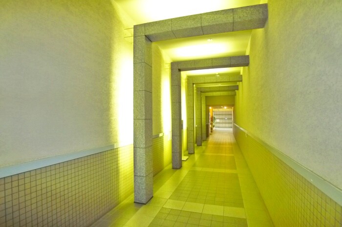 物件外観写真5　(エントランス部分)