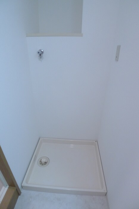 物件内観写真15　(洗濯機置場)