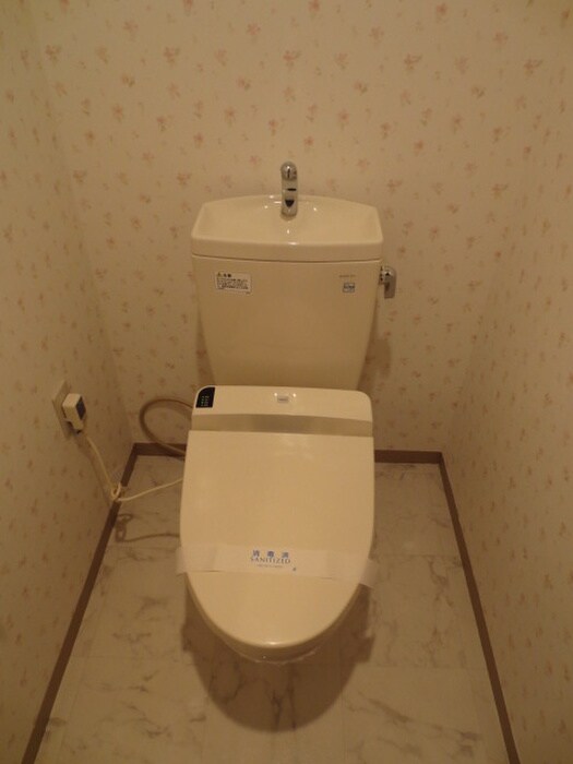 物件内観写真4　(トイレ)