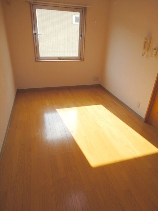 物件内観写真4　(居室)