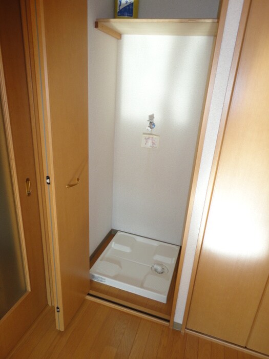 物件内観写真11　(洗濯機置場)