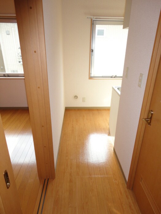 物件内観写真13　(廊下)